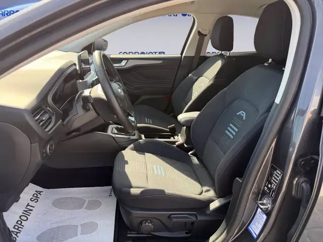 Ford Focus view 9