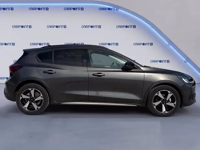 Ford Focus view 6