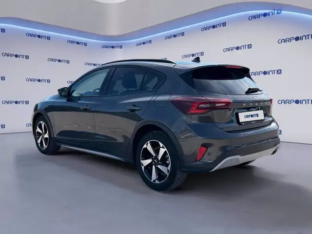 Ford Focus view 3