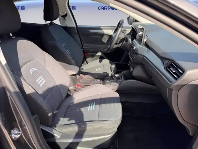 Ford Focus view 15