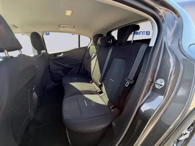 Ford Focus view 13