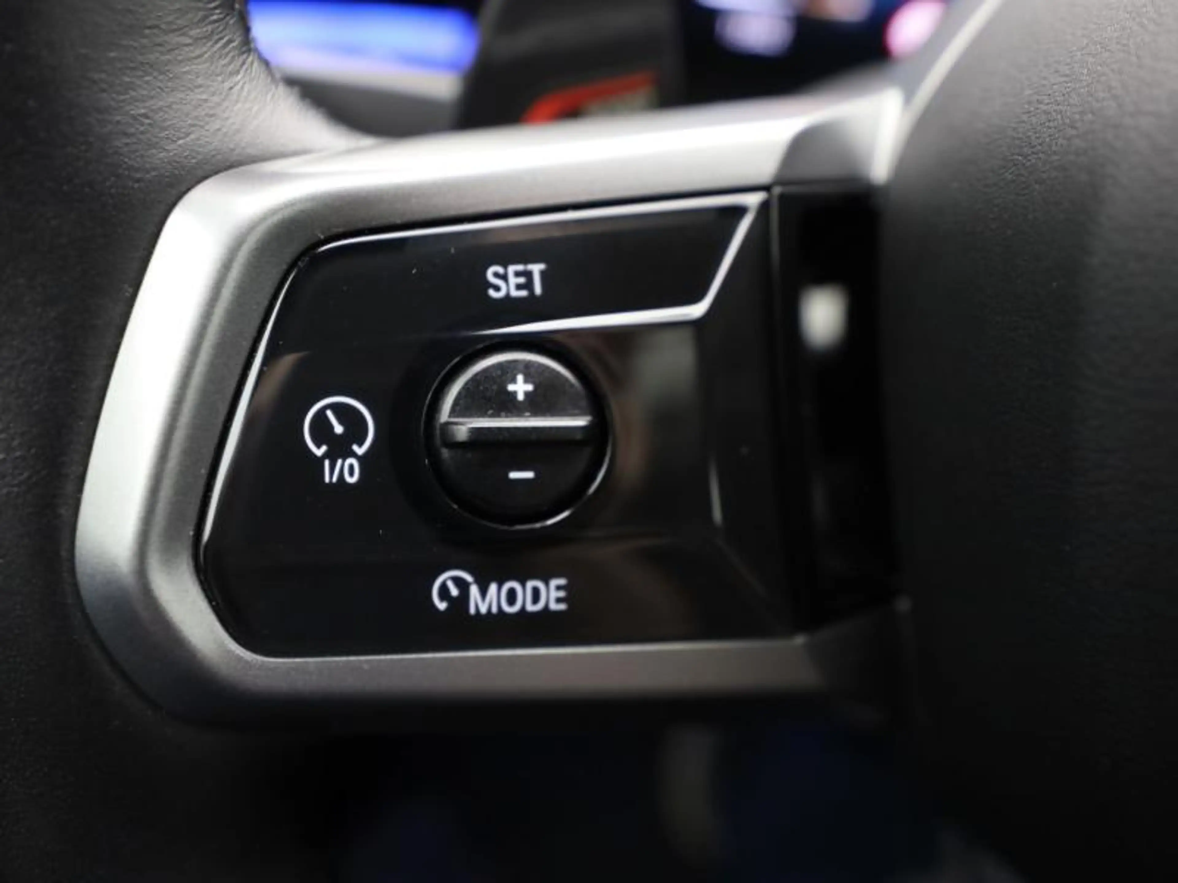 BMW i5 m sport - panodak - harman kar — photo 11