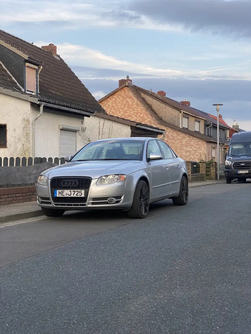 Audi A4 2.0 - 1