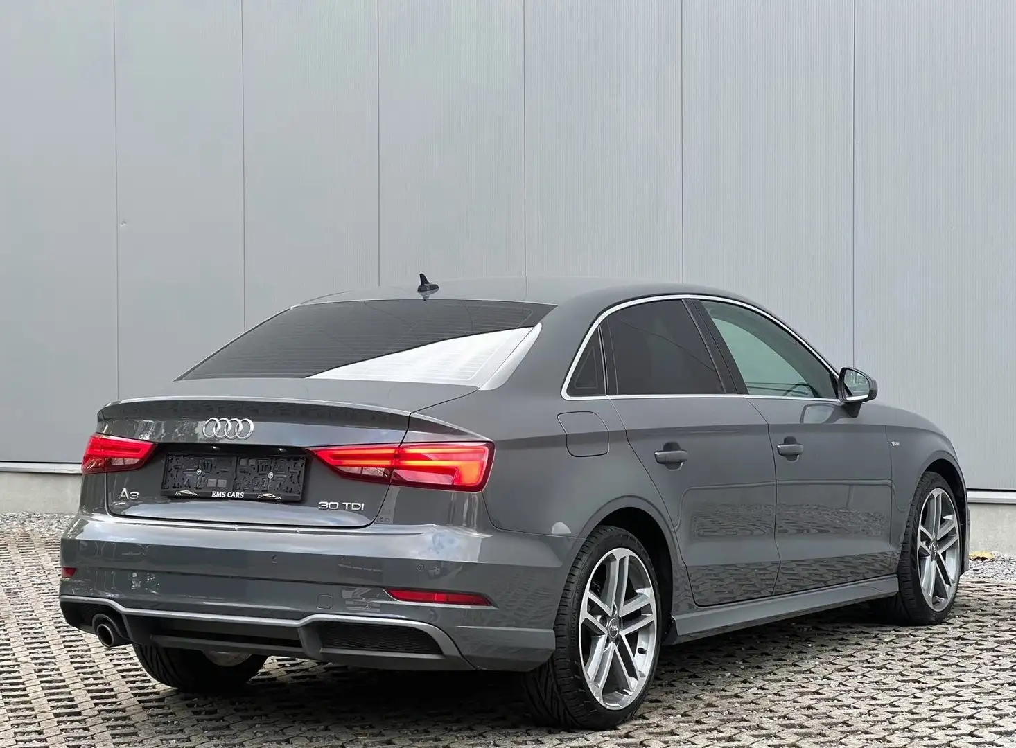 Audi A3 30 TDI Limousine S-Line- Navi- Xenon- Garantie! Gris - 2
