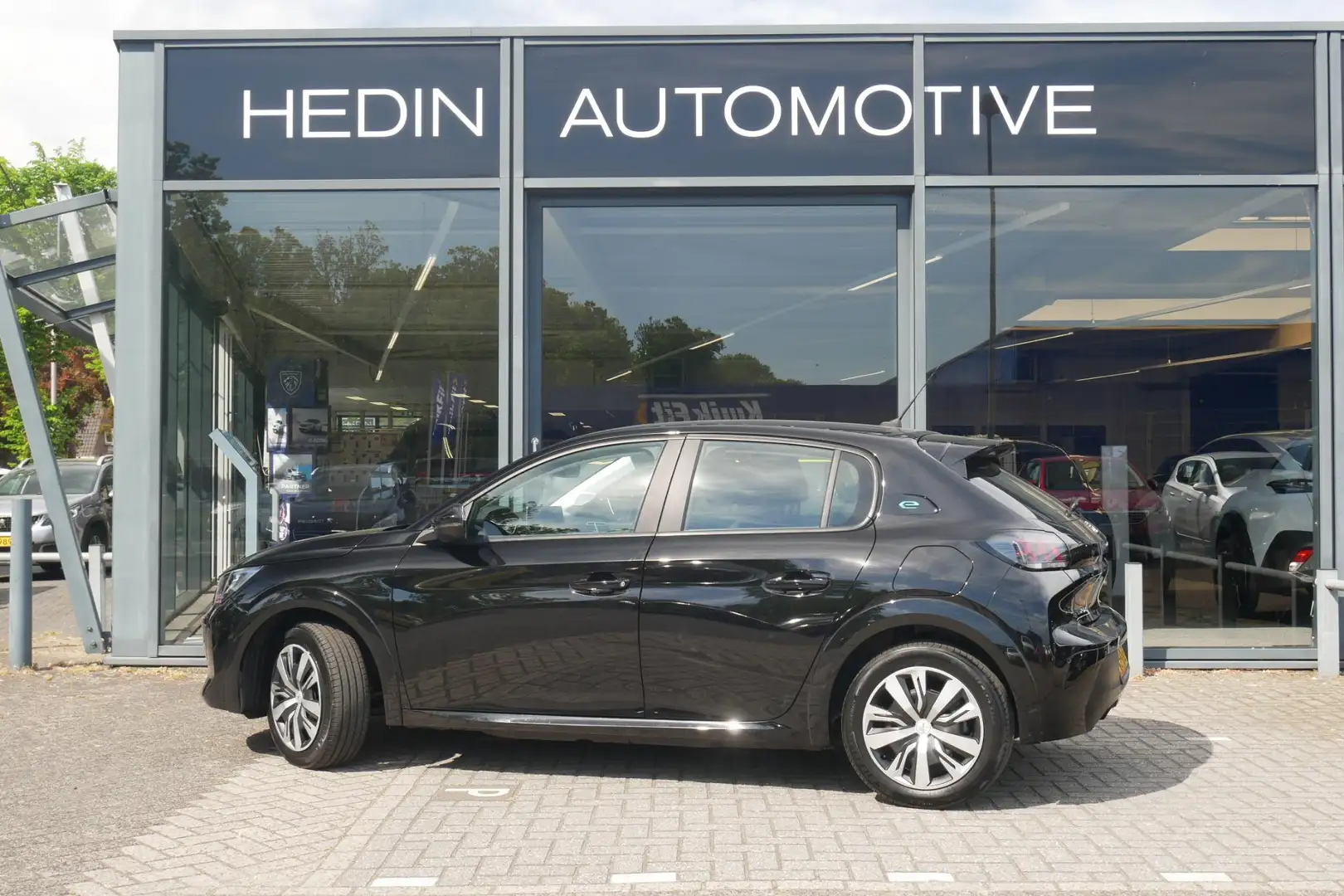 Peugeot e-208 EV Active Pack 50 kWh | Gratis wallbox actie | 3 F Zwart - 2