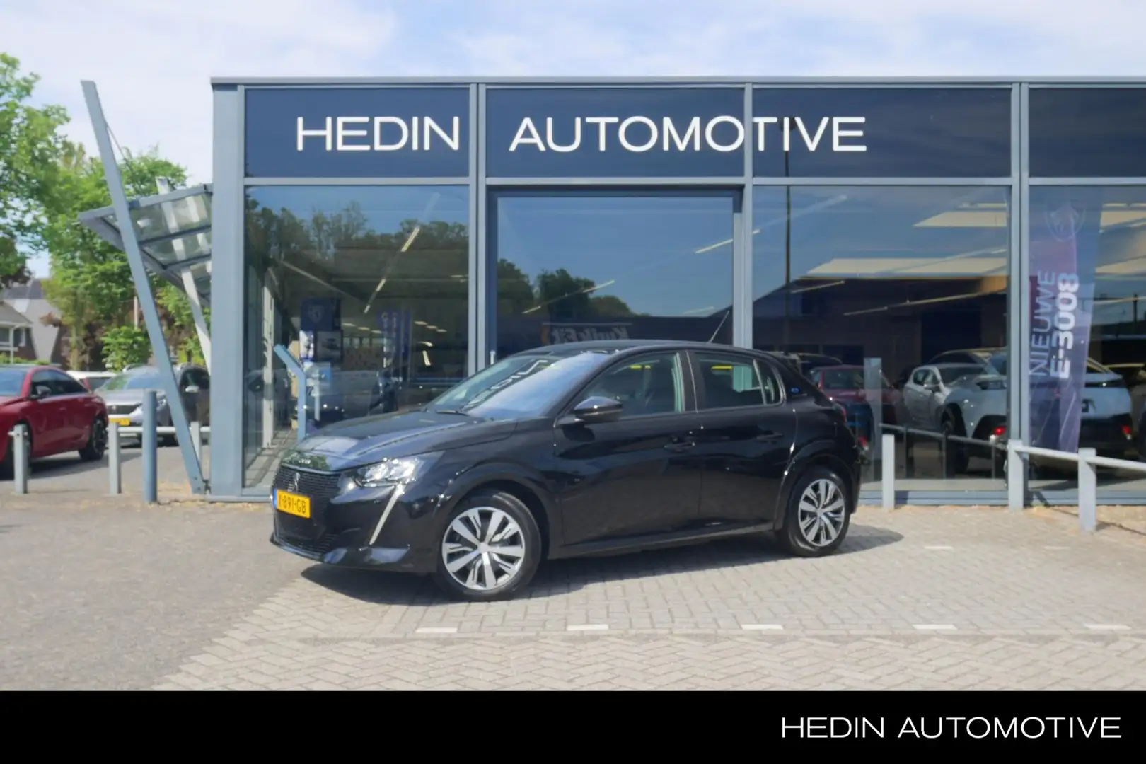 Peugeot e-208 EV Active Pack 50 kWh | Gratis wallbox actie | 3 F Zwart - 1