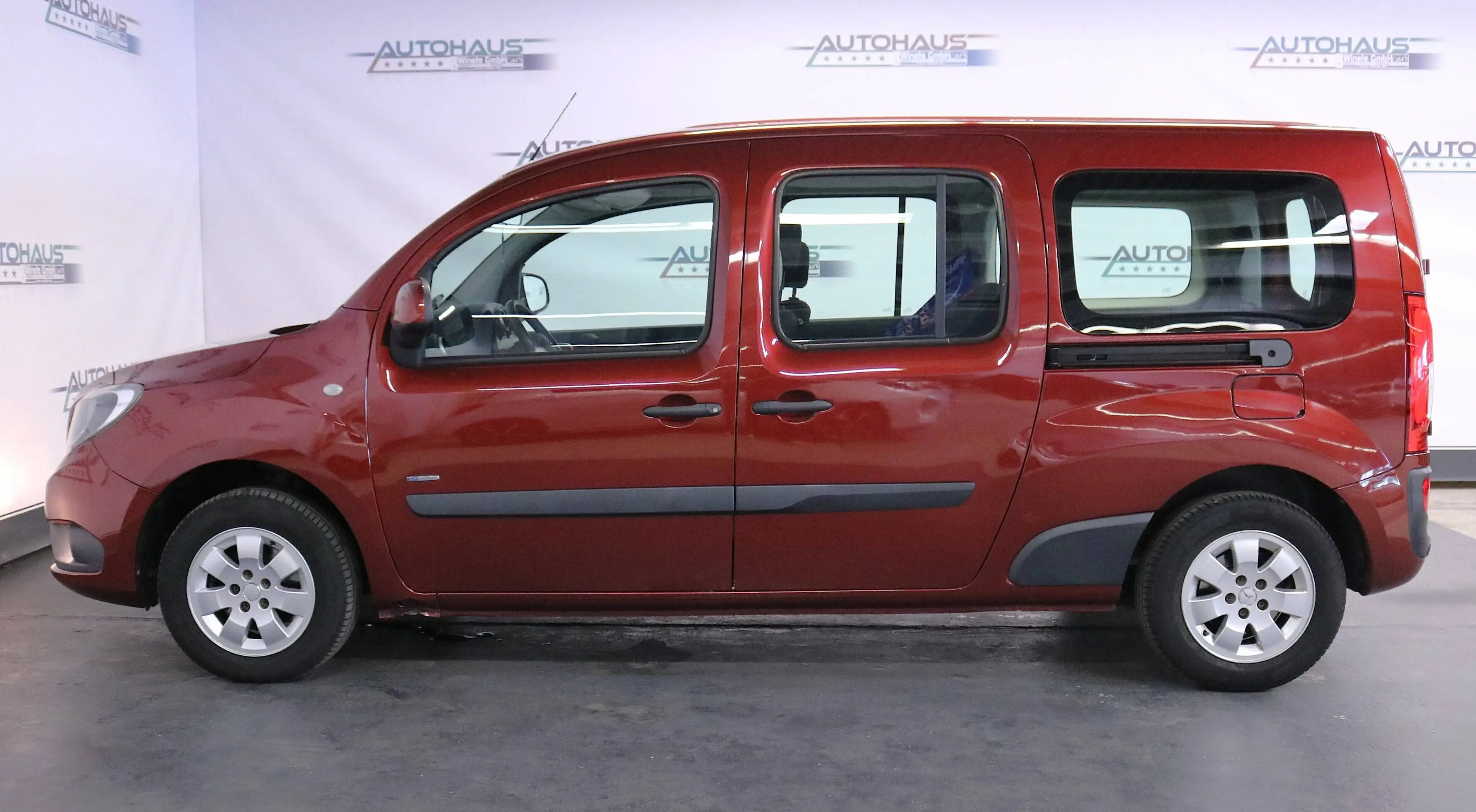 Mercedes-Benz Citan 111 CDI extralang Tourer Edition 1.5*1HAND*7SITZER*SHZ*PDC*8FachBereift*uvm — photo 4
