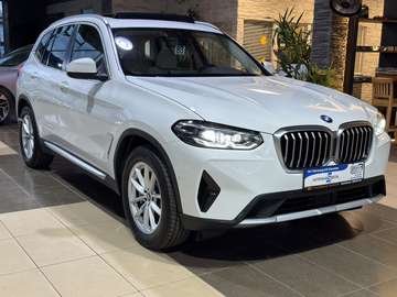 30e*xDrive*H K*SHZ*LED*PDC*ACC*Pano*Navi*RCam