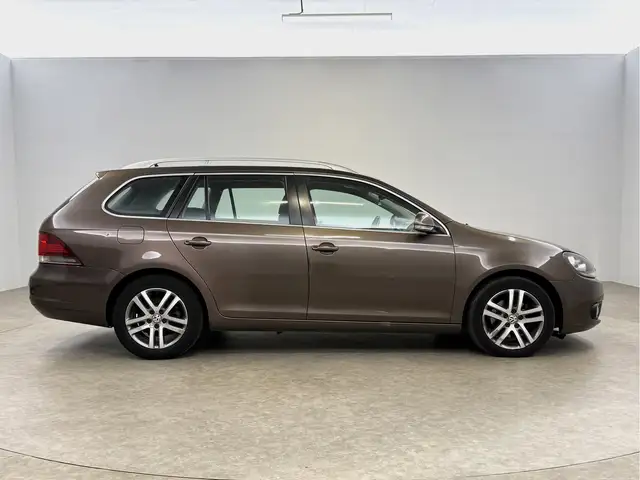 Volkswagen Golf view 8