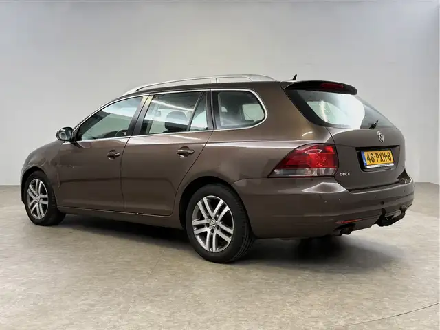 Volkswagen Golf view 3