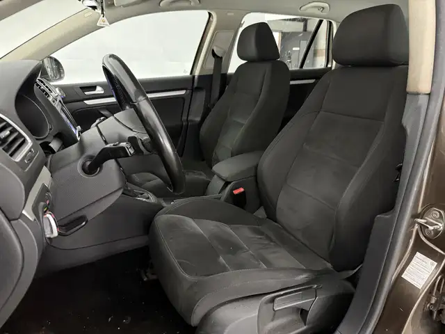Volkswagen Golf view 14