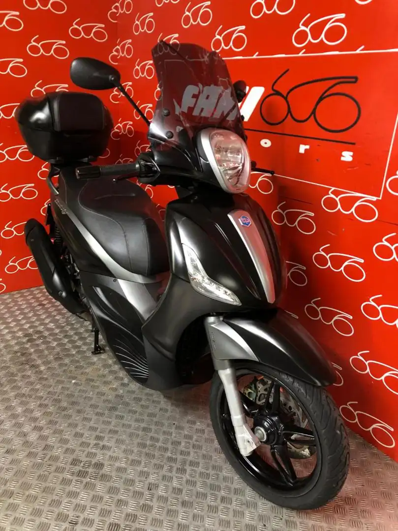 Piaggio Beverly 350 ST Nero - 2