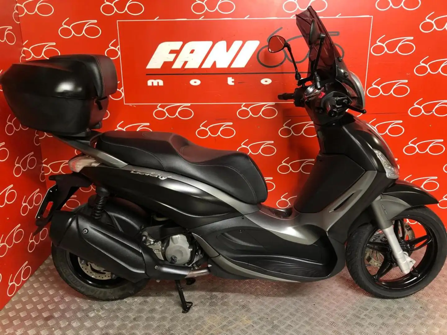 Piaggio Beverly 350 ST Nero - 1