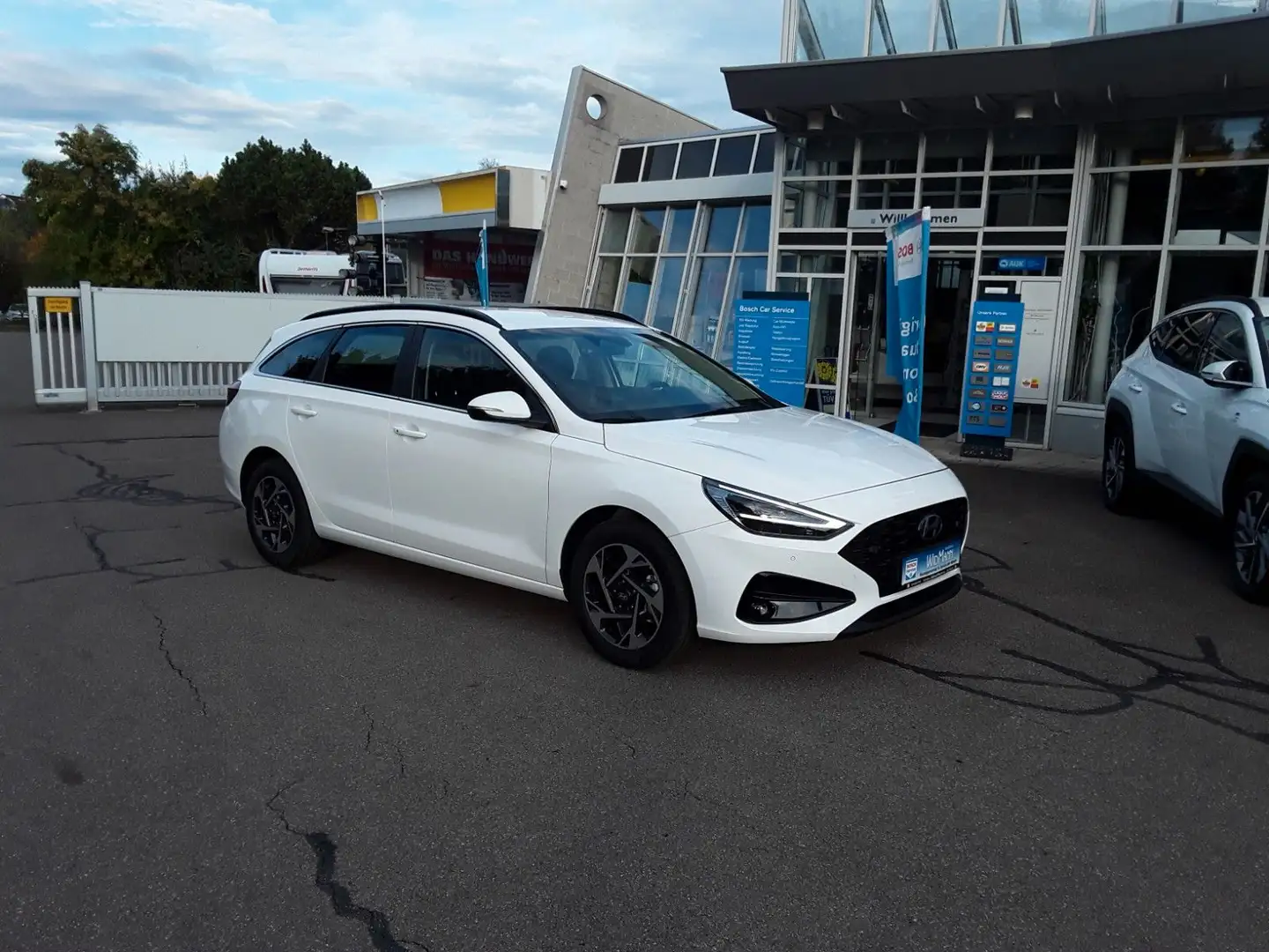 Hyundai i30 Kombi 1.5 T-GDI 140 MHEV DCT Business ACC NAVI uvm Wit - 1