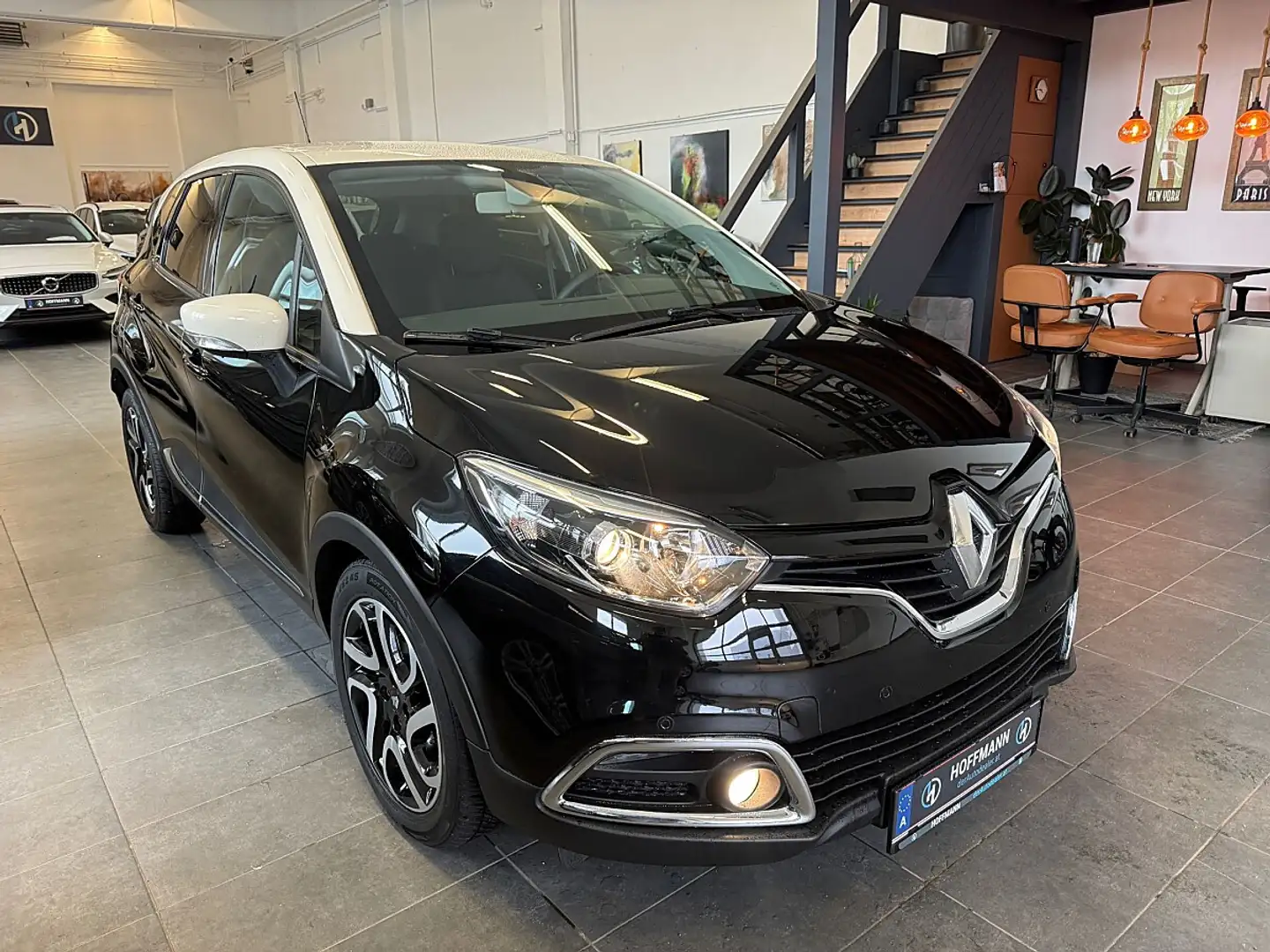 Renault Captur Dynamique TCe 120 EDC Schwarz - 1