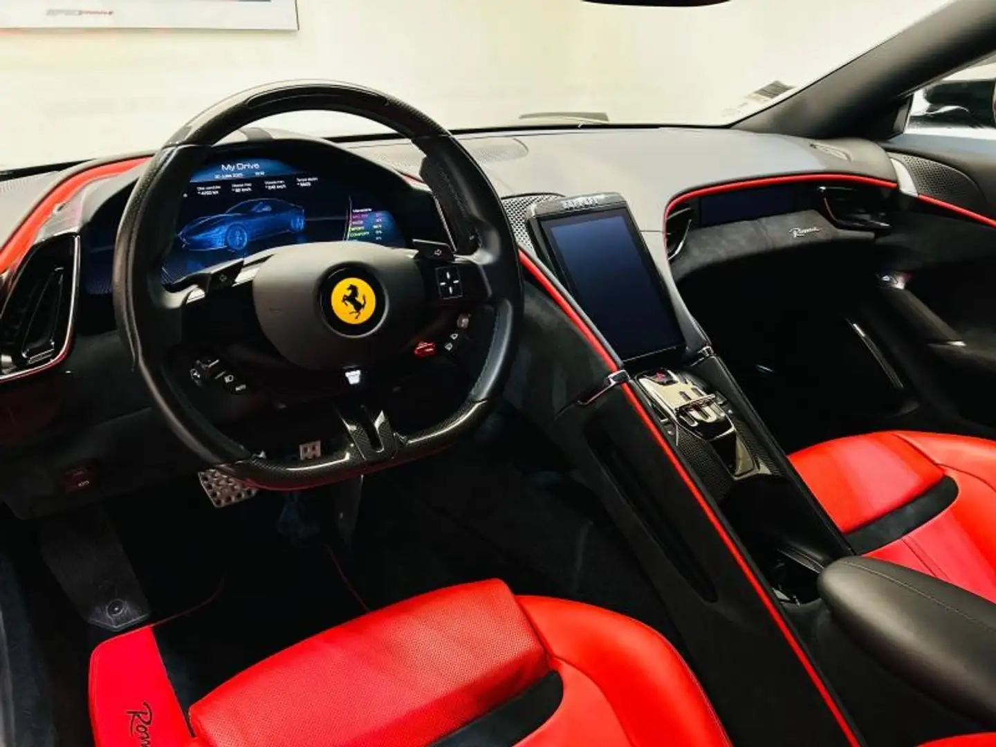 Ferrari Roma 2+2 Schwarz - 2