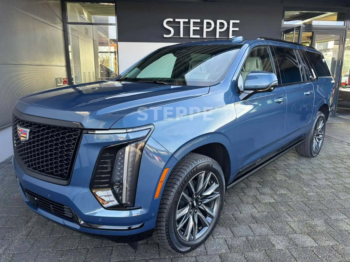 Cadillac Escalade FACELIFT MY26 6.2 V8 ESV Sport Platinum Bleu - 1