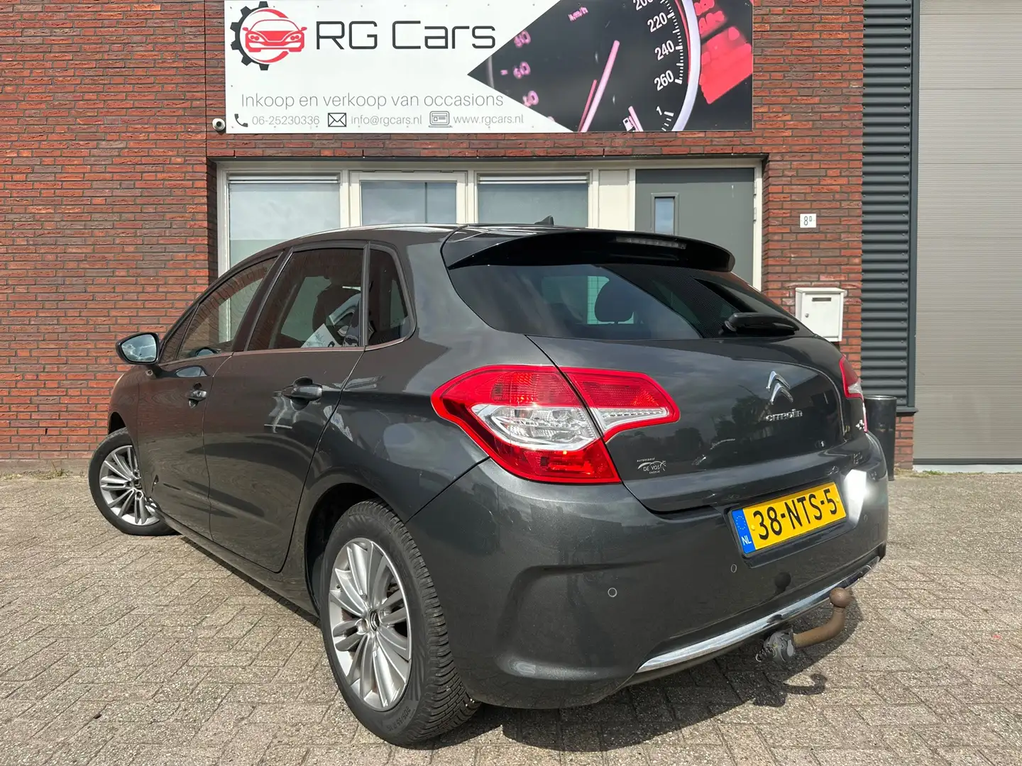 Citroen C4 1.6 VTi Tendance / Navi / PDC / Cruise / Clima / N Grijs - 2
