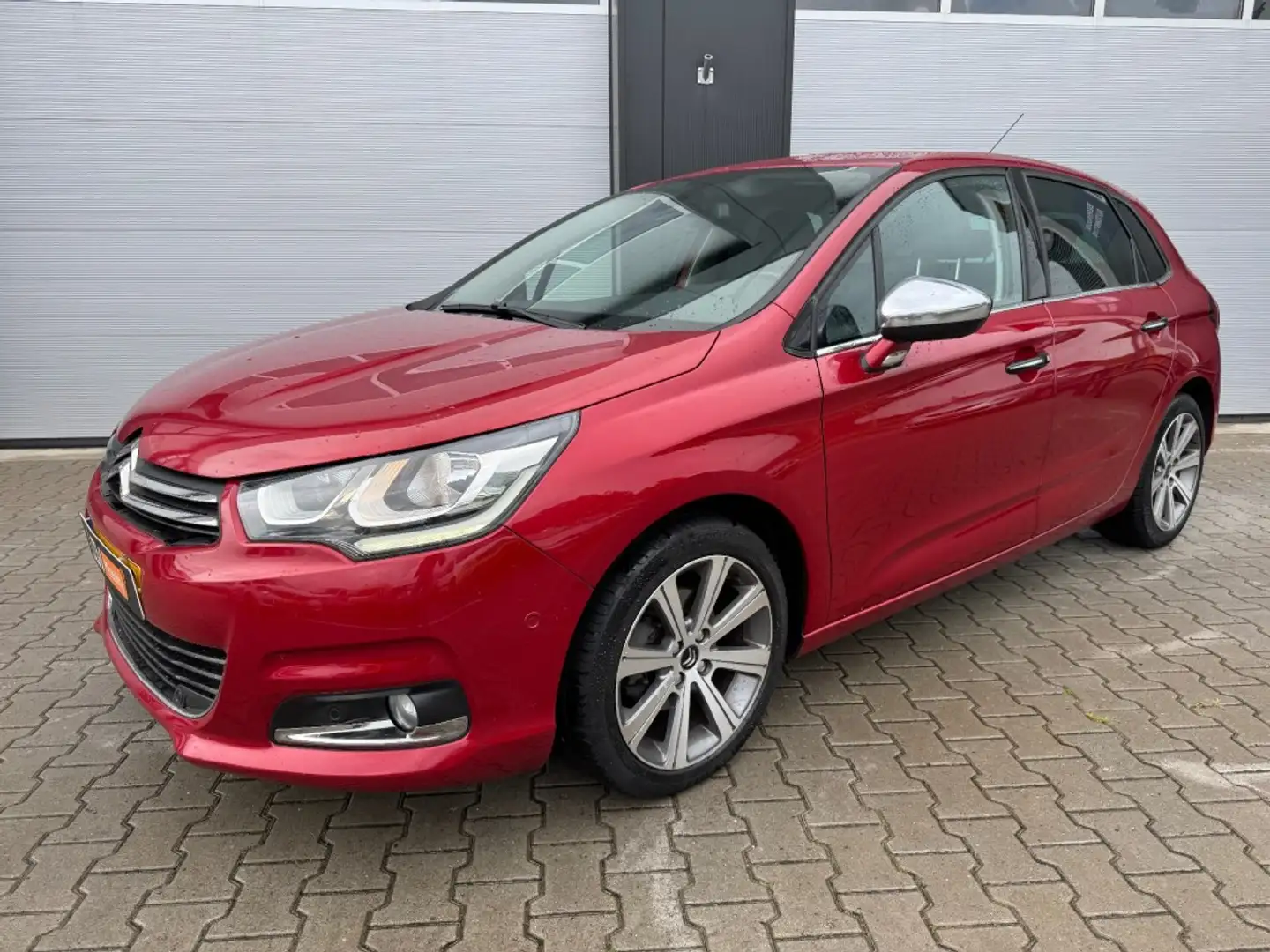 Citroen C4 1.2 PURETECH FEEL COLLECTION, Dealer onderhouden, Rood - 1