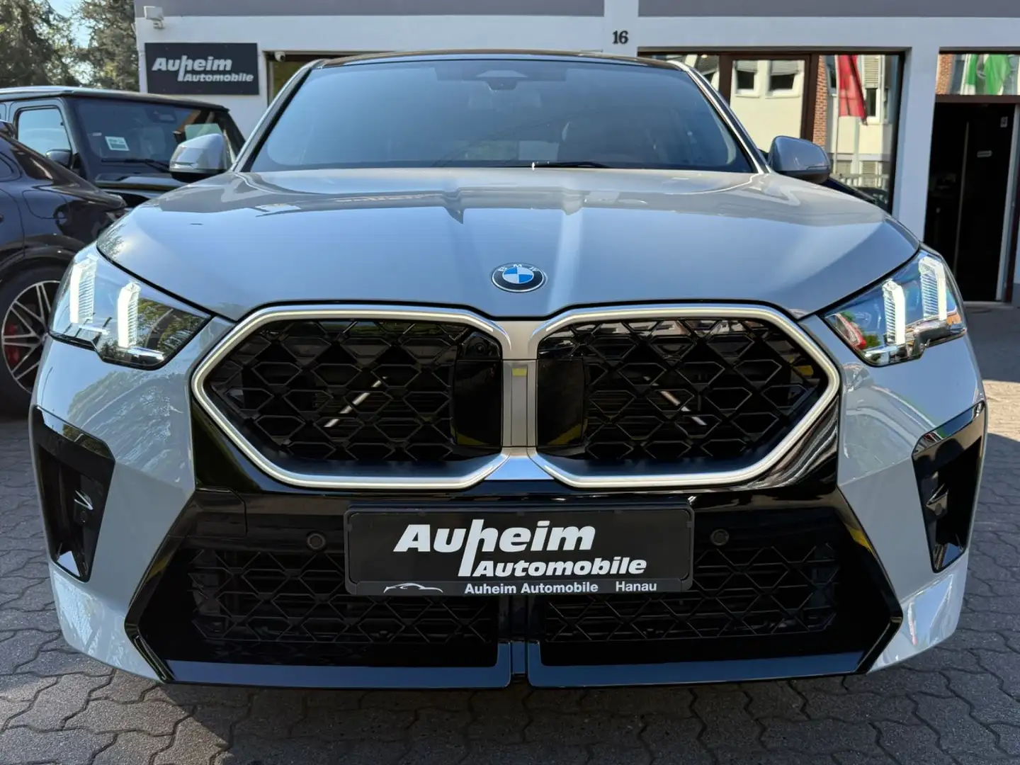 BMW X2 20 i sDrive M Sport GermanMade EU 1 Fully Loa Grau - 2