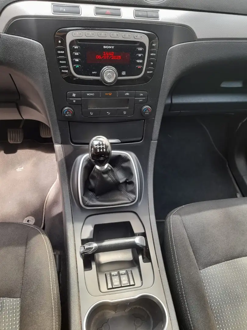 Ford Galaxy 2.0 TDCi DPF Trend Schwarz - 2