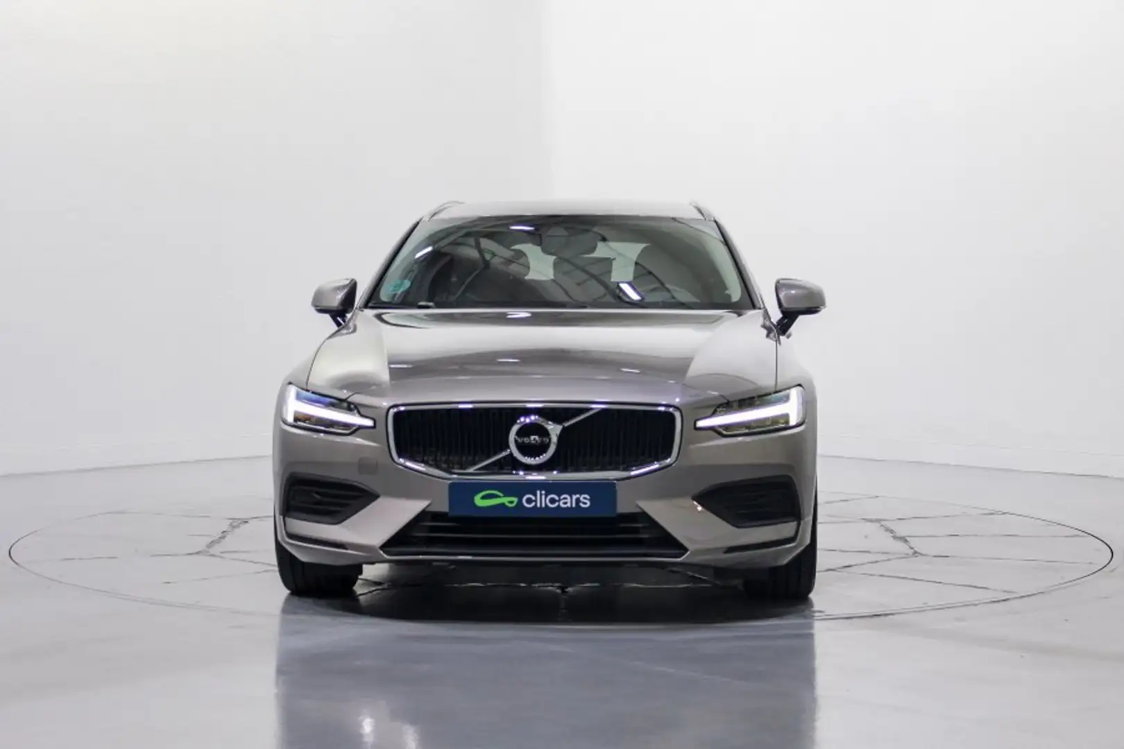 Volvo V60 D4 Momentum Aut. Gris - 2