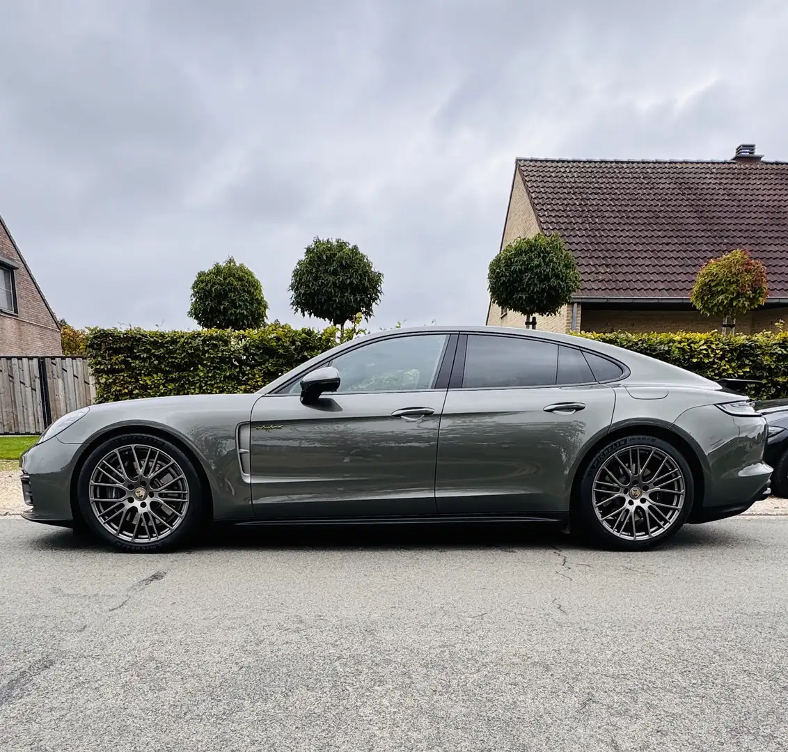 Porsche Panamera 4 E-Hybrid Platinum Edition Verde - 2