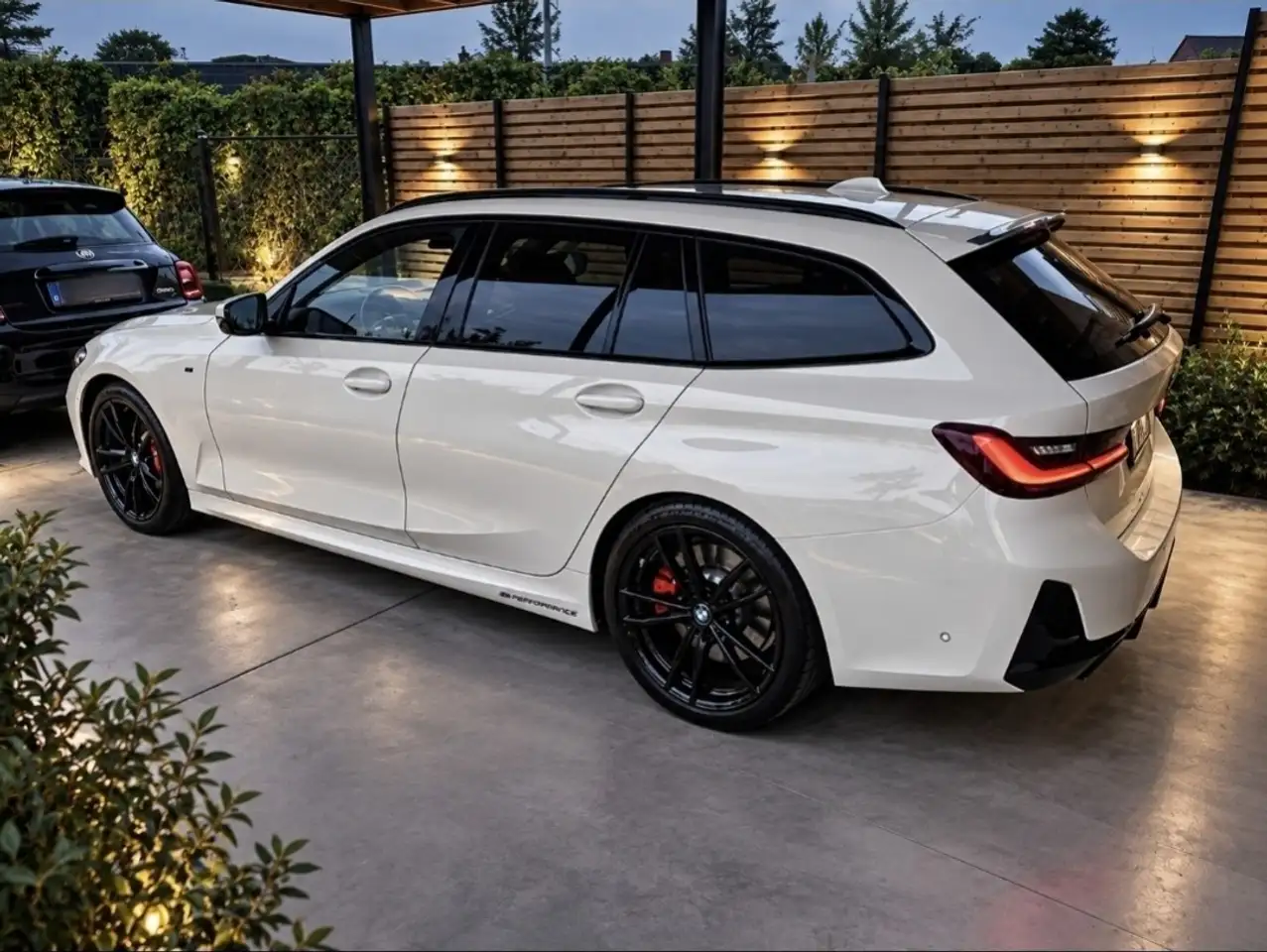 BMW 330