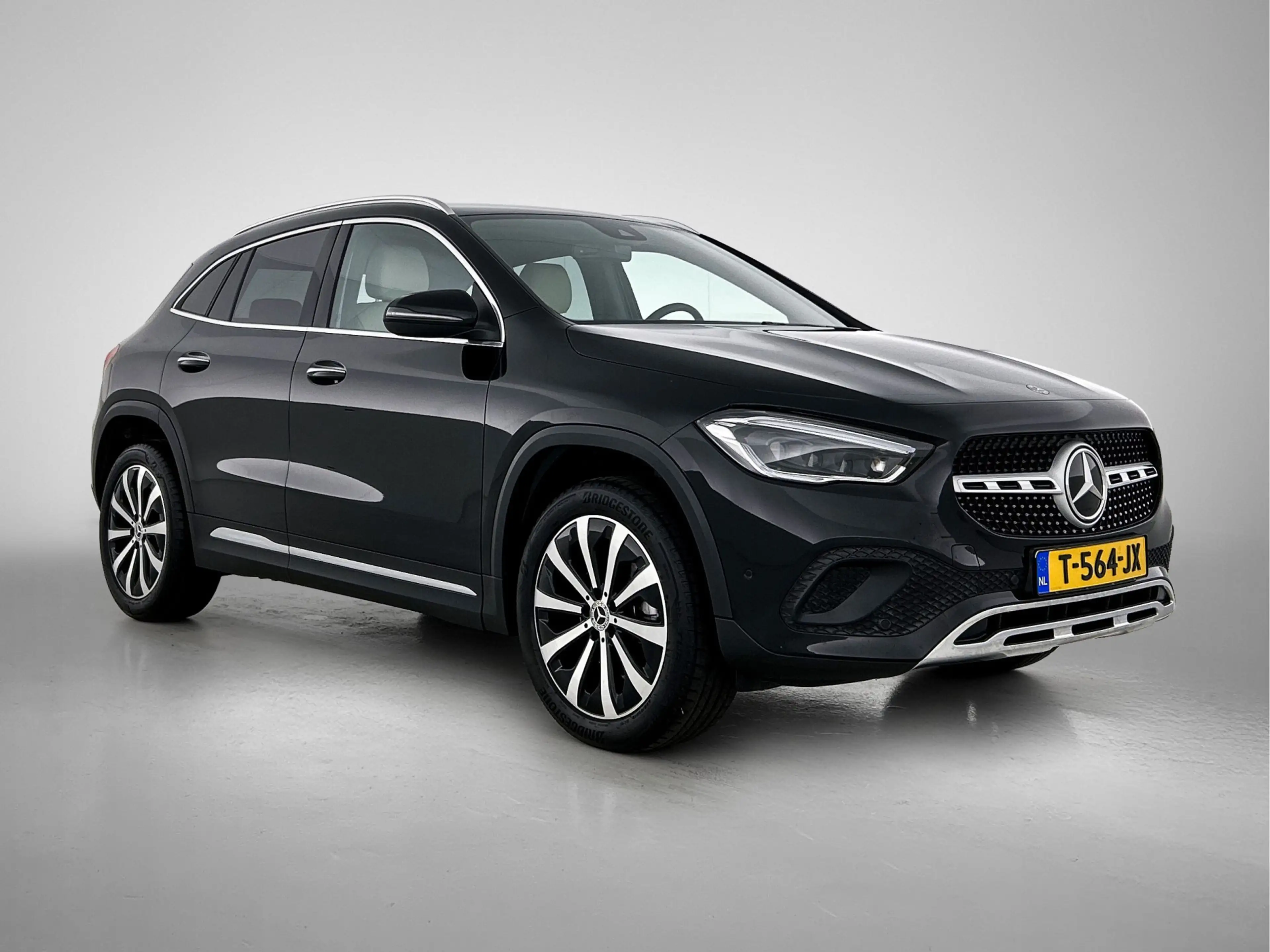 Mercedes-Benz GLA 200 Luxury Line | Machiatobeige int. | Sfeerverlichtin — photo 13