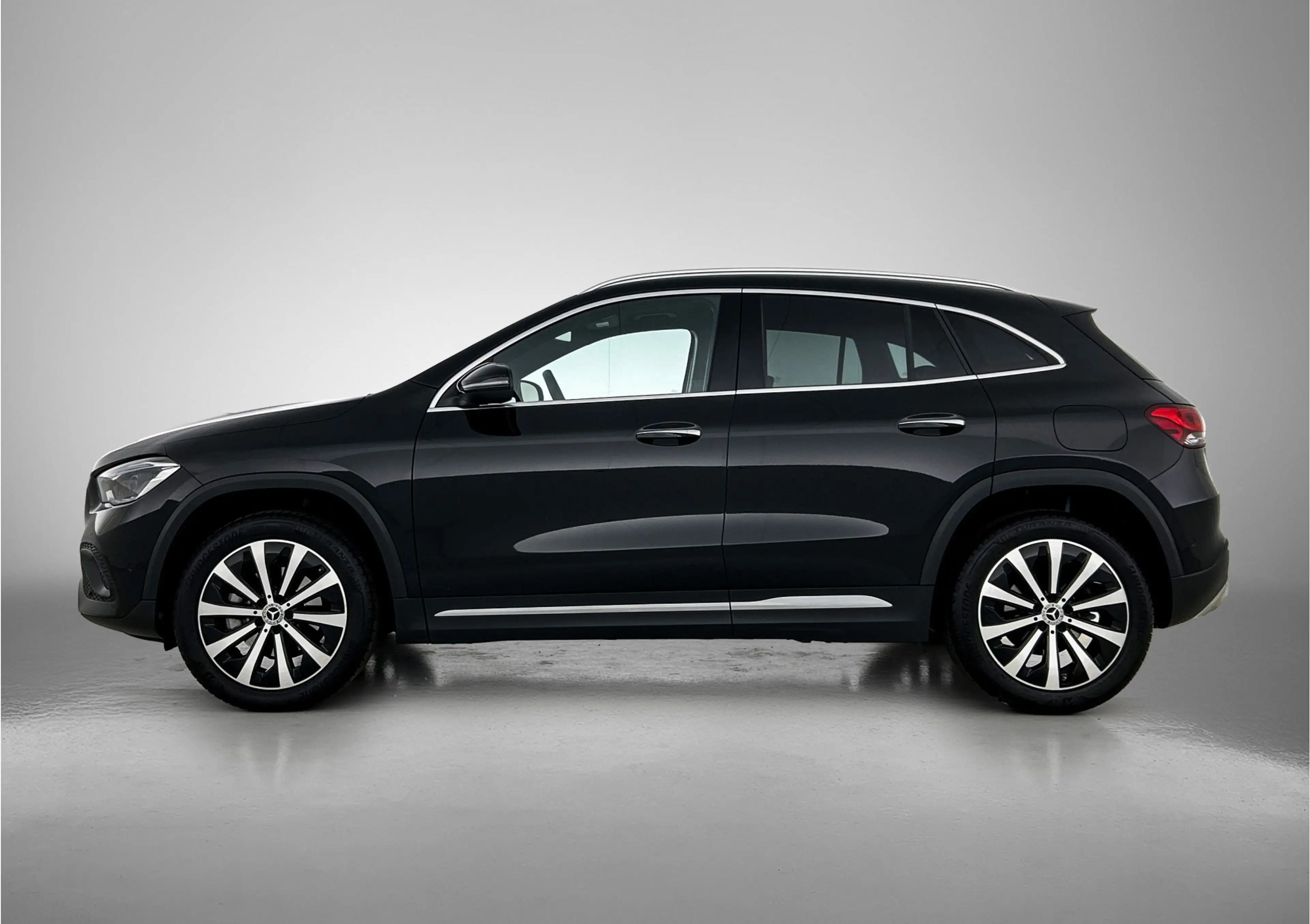 Mercedes-Benz GLA 200 Luxury Line | Machiatobeige int. | Sfeerverlichtin — photo 3