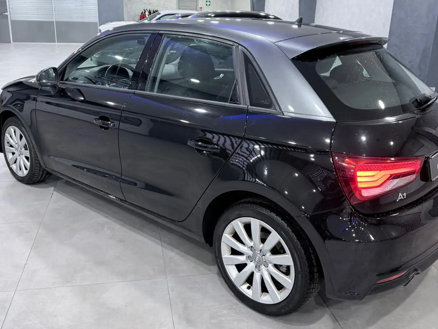 Audi A1 Schwarz - 2