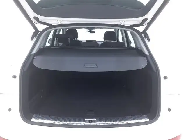 Audi Q5 view 14