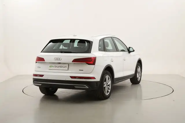 Audi Q5 view 5