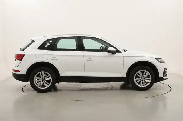 Audi Q5 view 6