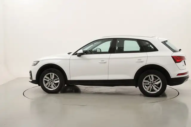 Audi Q5 view 2