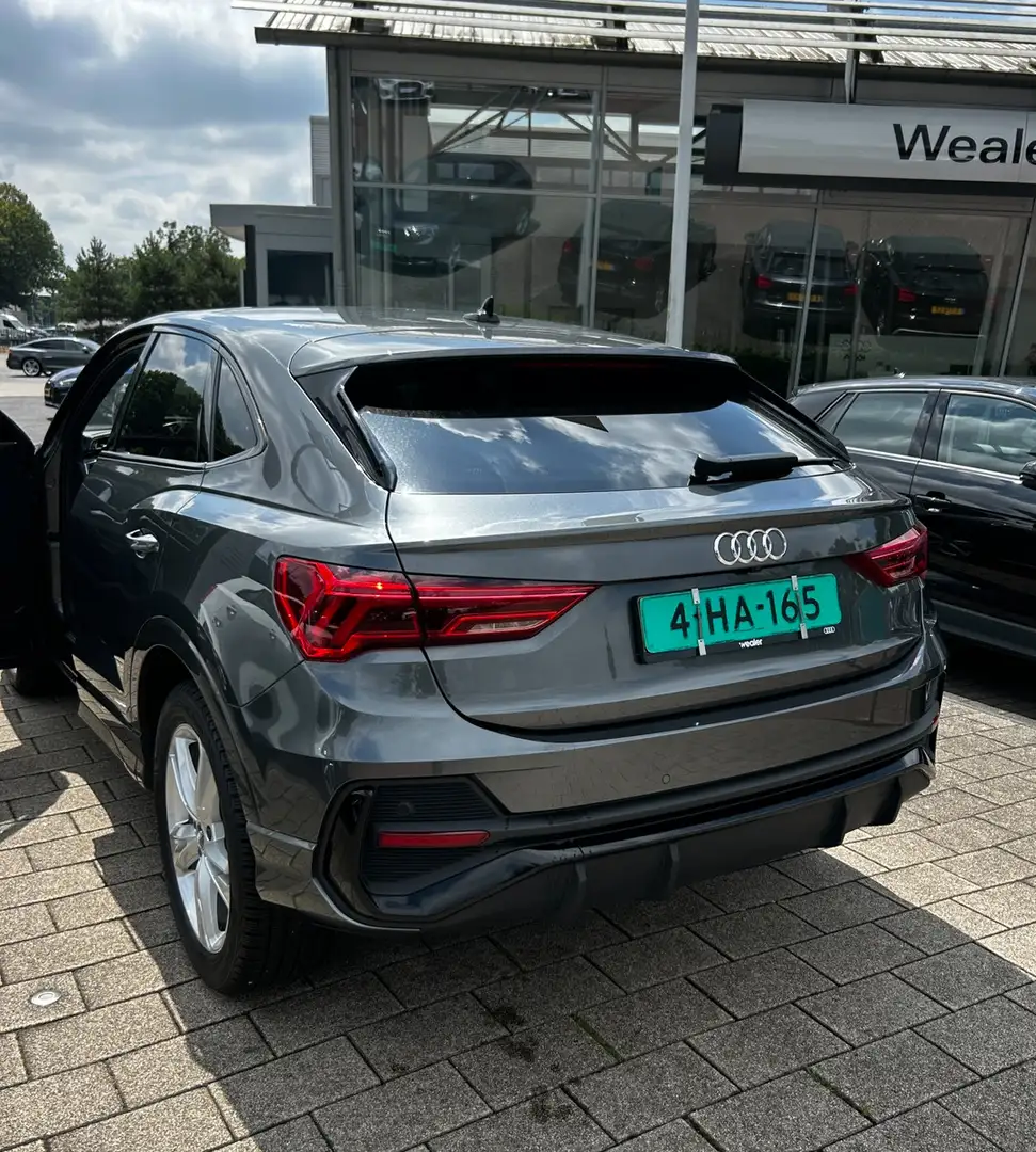 Audi Q3 35 TFSI Pro Line S pano Сірий - 1