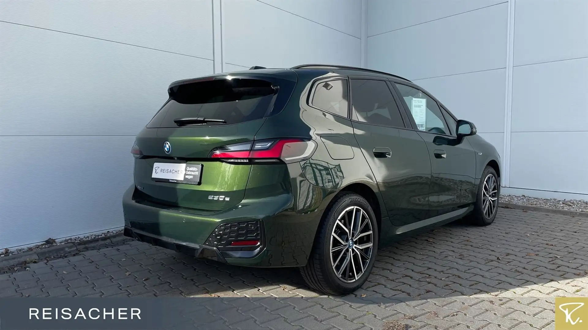 BMW 230 e xDrive Active Tourer M Sport,AHK,DAPro.HuD Schwarz - 2