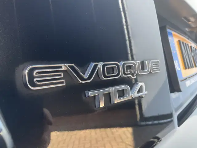 Land Rover Range Rover Evoque view 10