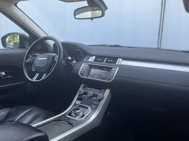 Land Rover Range Rover Evoque view 3