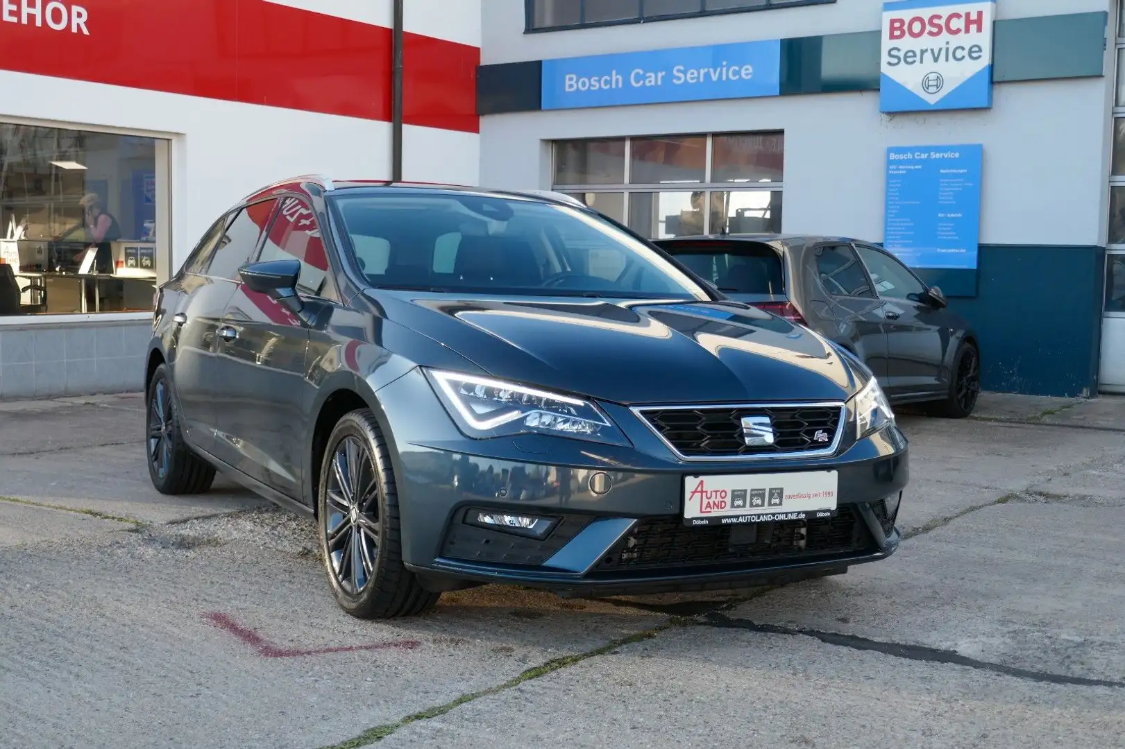SEAT Leon ST Xcellence Pano/AHZV/Alcantara/Nav/LED Grigio - 1