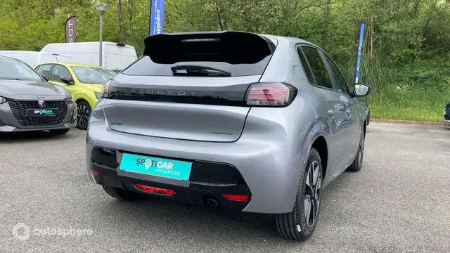 Peugeot 208 view 5