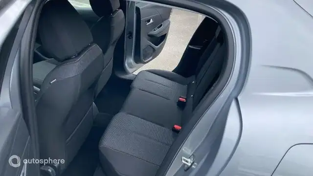 Peugeot 208 view 13