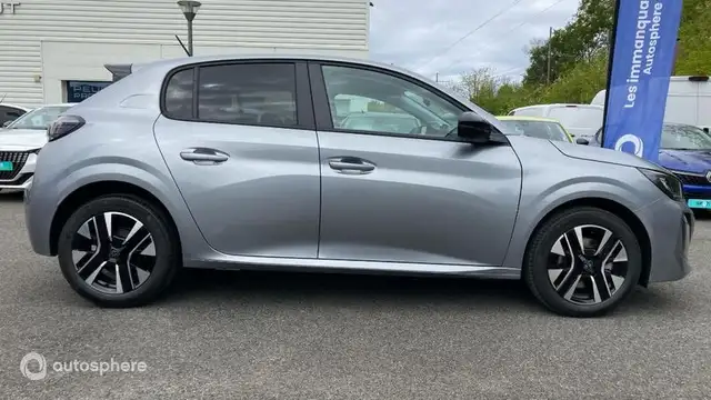 Peugeot 208 view 4