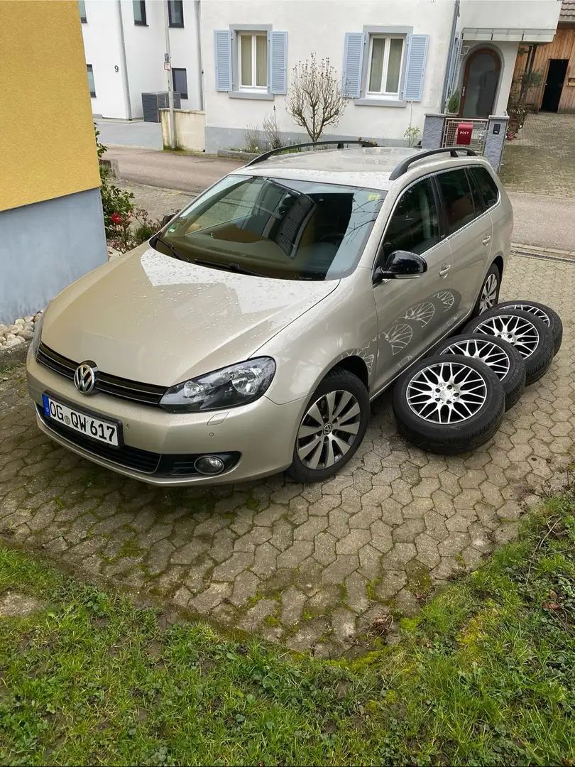 Volkswagen Golf Variant 1.6 TDI DPF DSG 7 Style TÜV 03.2026 Beżowy - 1