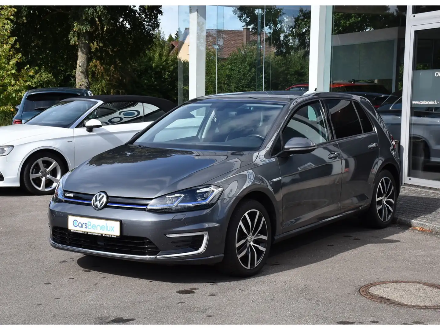 Volkswagen e-Golf 35,8 kWh ACC DISCOVER PRO SIDE KEYLESS LED 1° MAIN Grau - 2