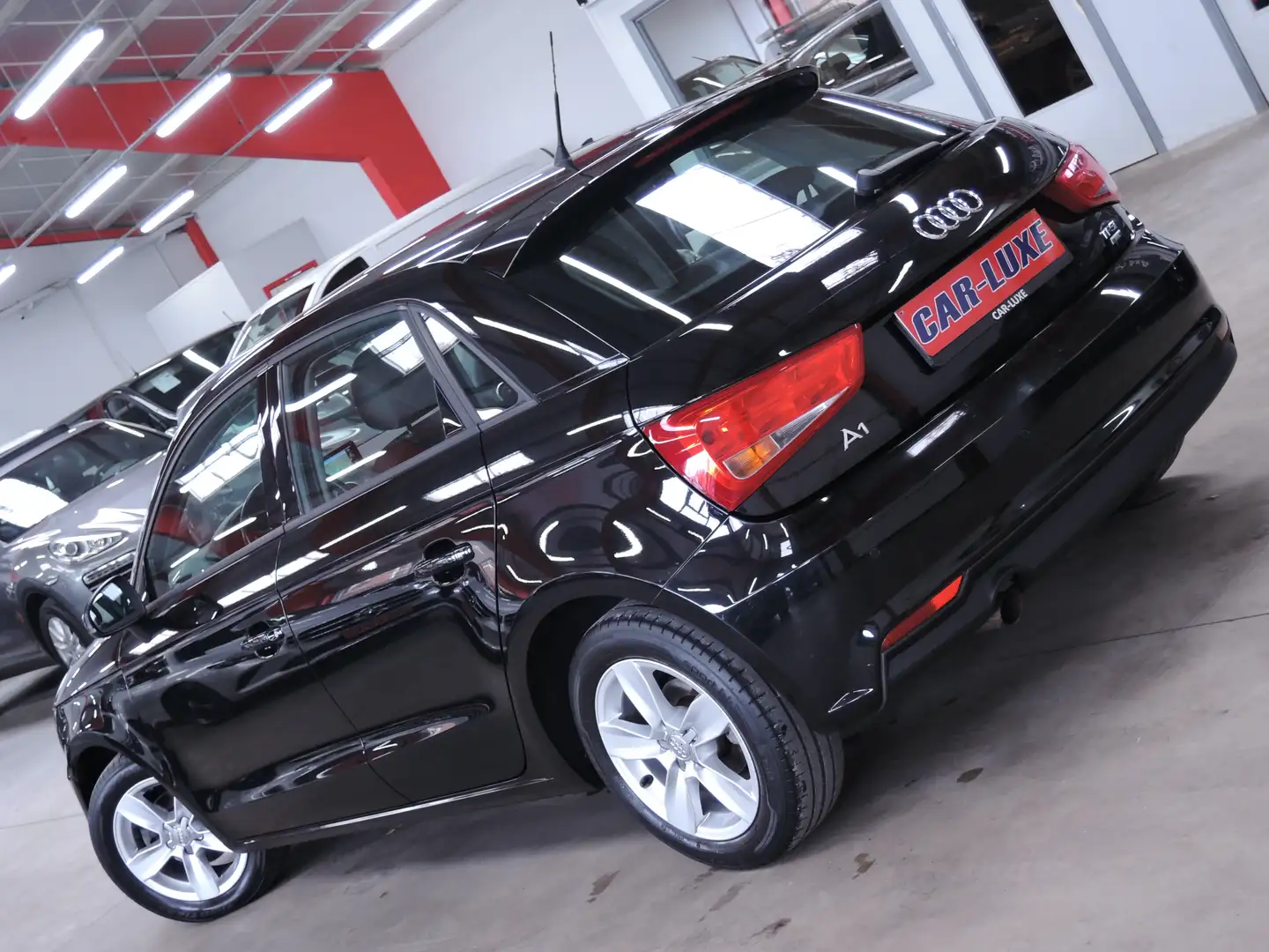 Audi A1 1.0 TFSI SPORTBACK GRAND GPS CLIMATRONIC FAIBLE KM Nero - 2