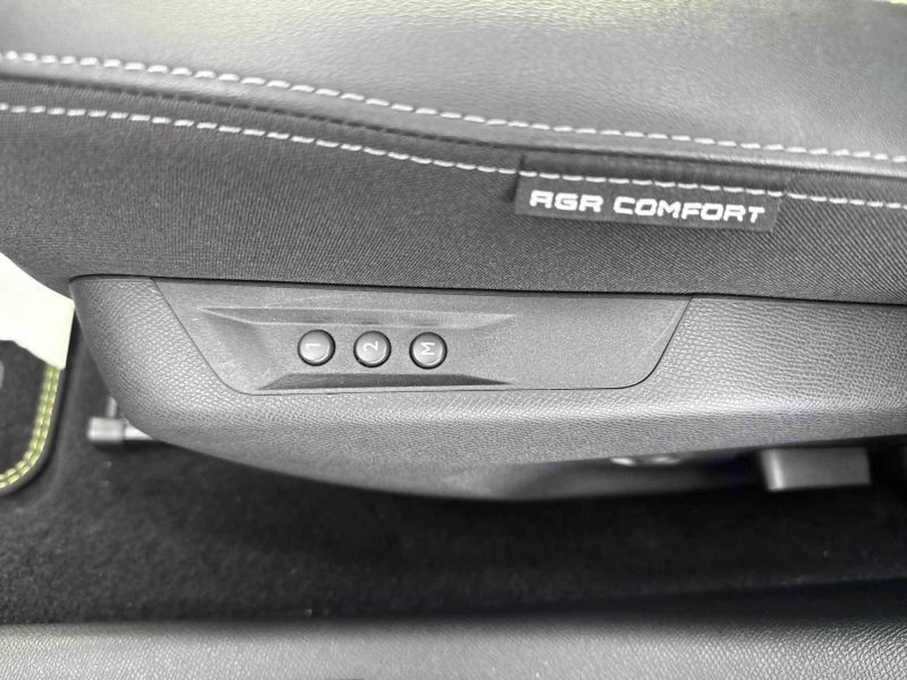 Peugeot 308 GT — photo 14