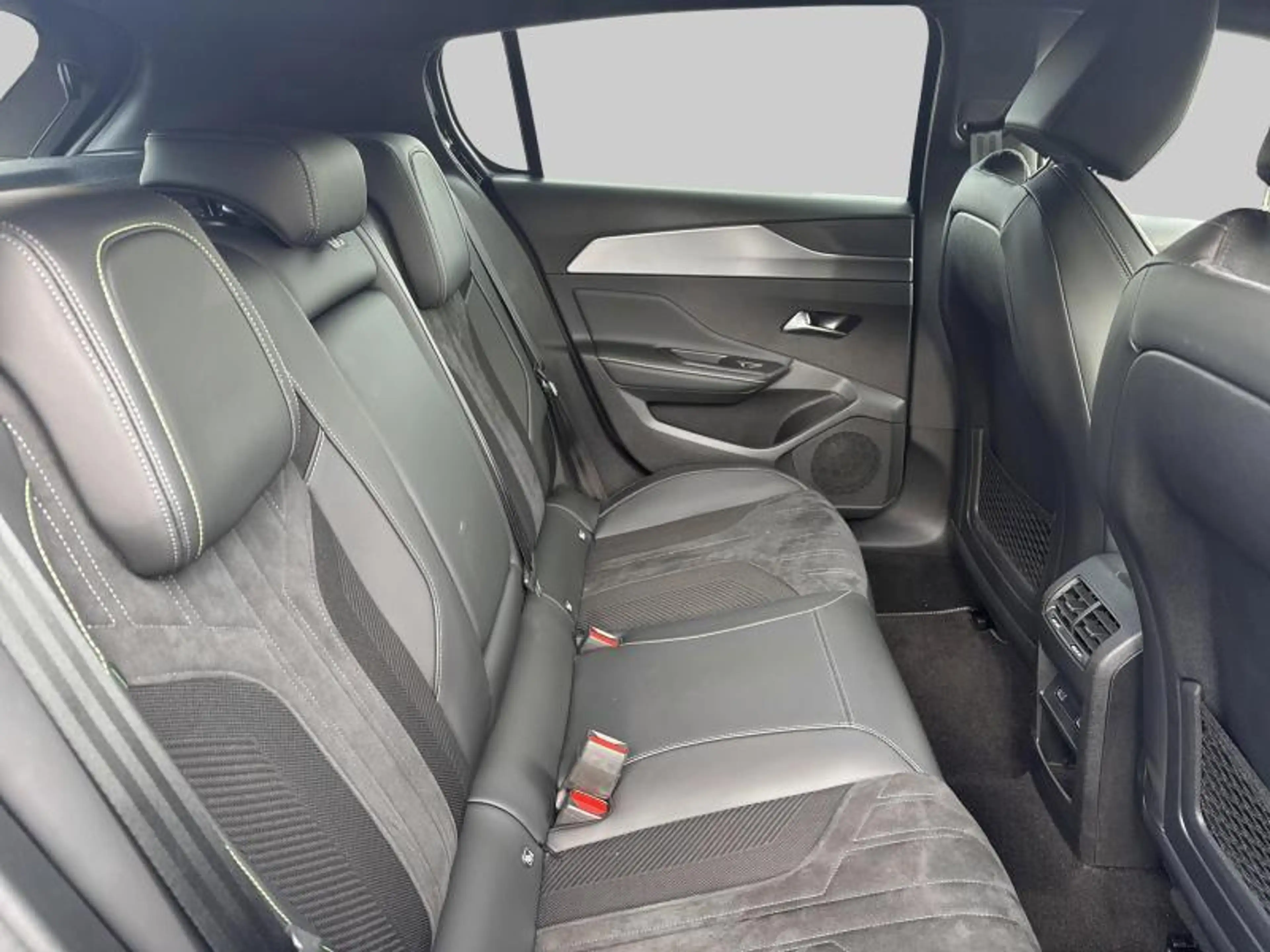 Peugeot 308 GT — photo 9