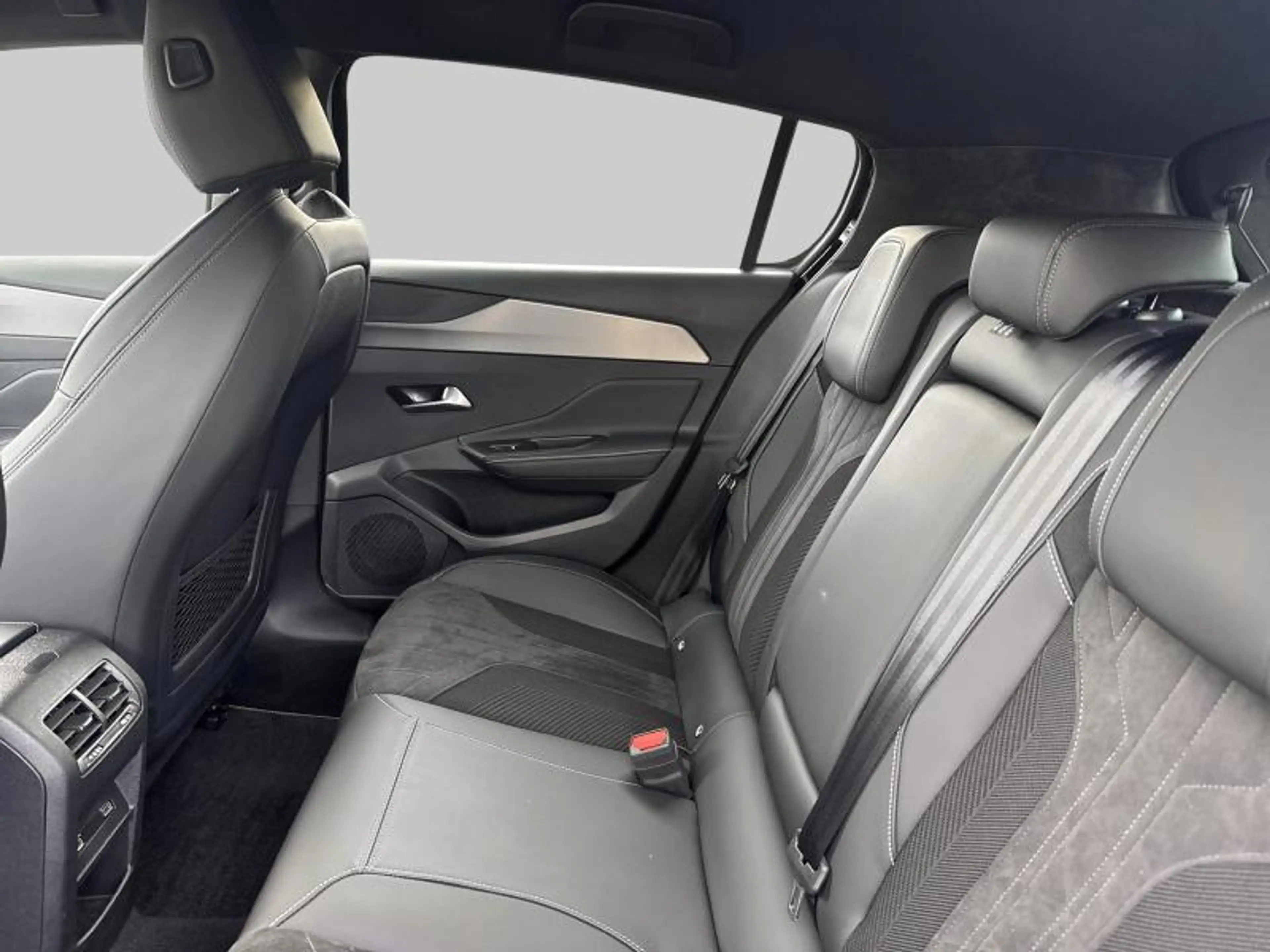 Peugeot 308 GT — photo 13