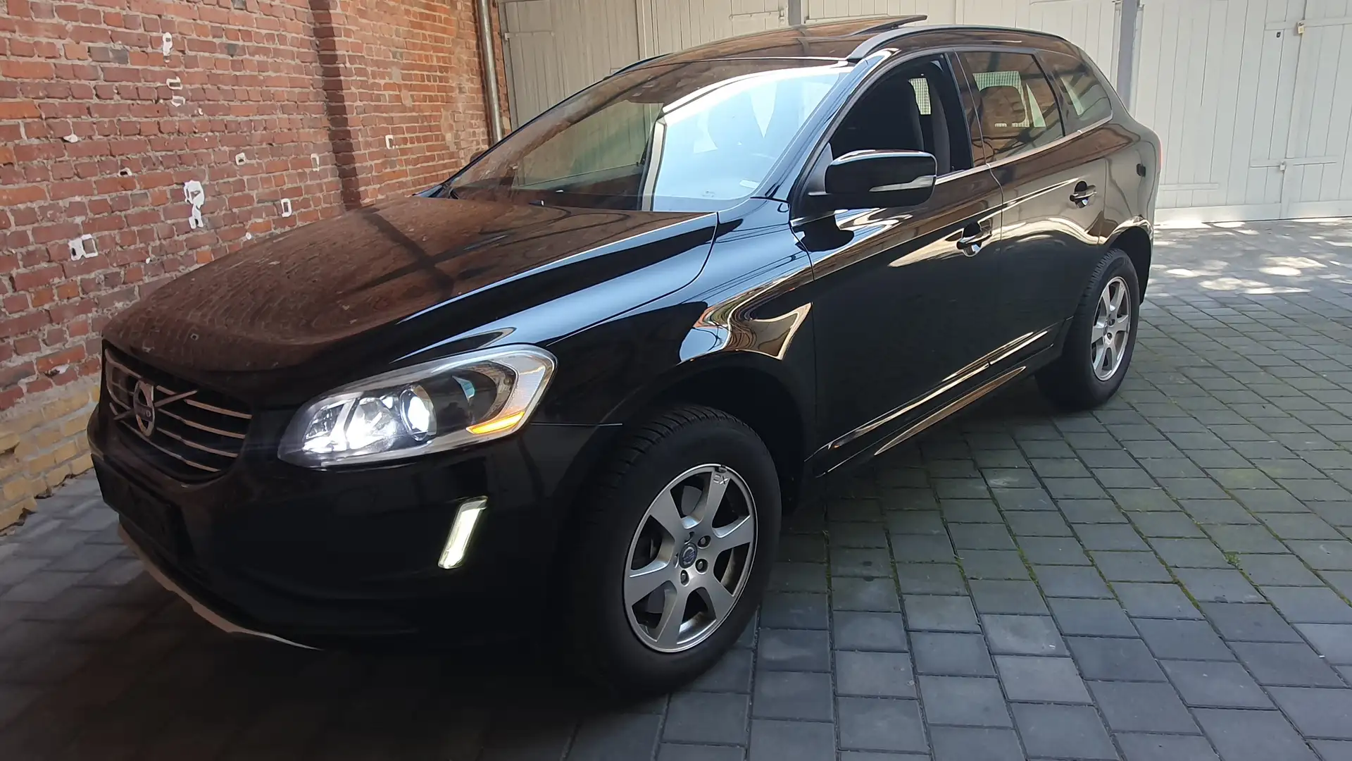 Volvo XC60 XC60 Diesel D4, Panorama, ACC, Euro 6, AHK, Xenon Black - 1